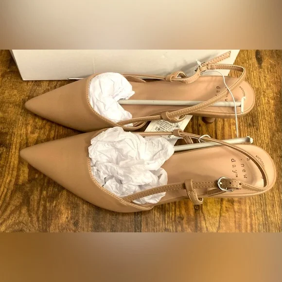 Women's Annette Slingback Kitten Heels with Memory Foam a New Day Size 8 new - Picture 2 of 6